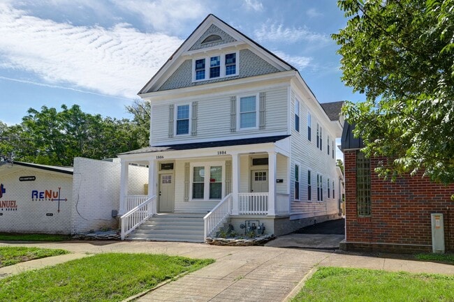 property at 1804 Hampton St