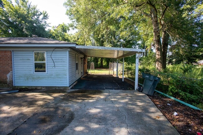 2904 McLeod St in Monroe, LA - Foto de edificio - Building Photo