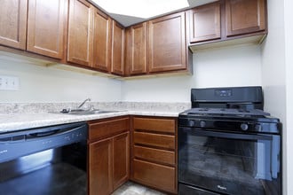 Milford Station in Pikesville, MD - Foto de edificio - Interior Photo