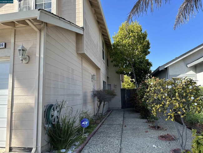 2016 Reynolds St in San Leandro, CA - Building Photo - Building Photo