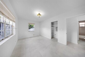 3600 SW 26th St in Miami, FL - Building Photo - Building Photo