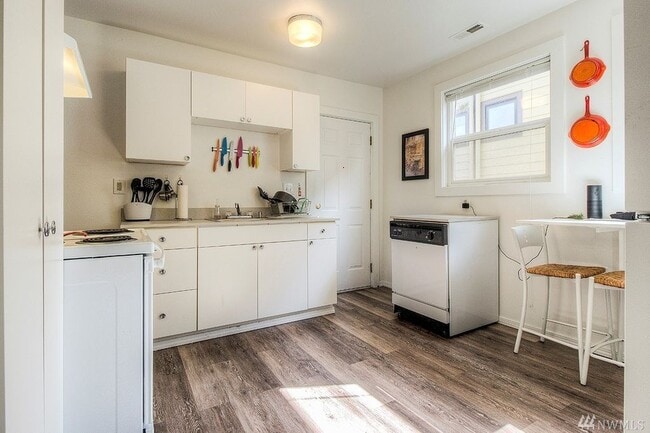 property at 3812 S Hudson St