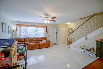 2606 N 38th Ave in Hollywood, FL - Building Photo - Building Photo