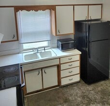 324 N Jefferson St in Ottumwa, IA - Foto de edificio - Building Photo