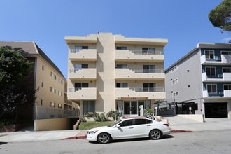 423 Kelton Ave in Los Angeles, CA - Building Photo - Building Photo