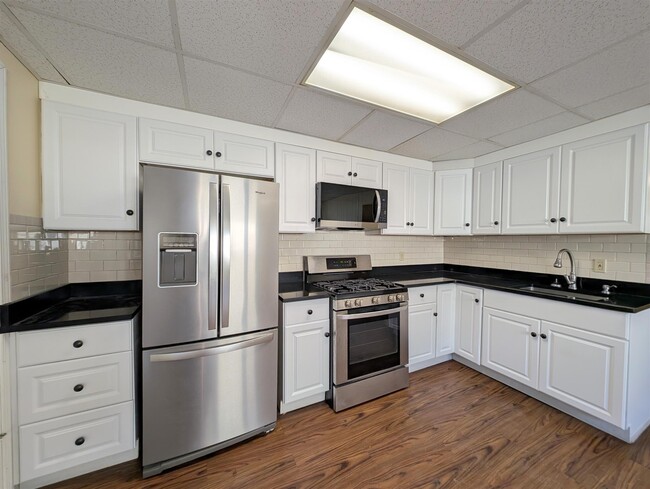 31 Laurel St, Unit 2 in Somerville, MA - Foto de edificio - Building Photo