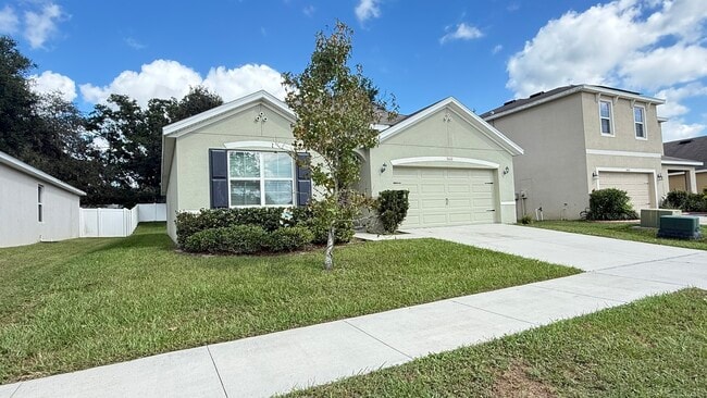 36110 Jenny Lynne Cir in Zephyrhills, FL - Building Photo - Building Photo
