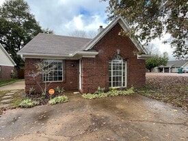 7173 Greenbriar Dr in Southaven, MS - Building Photo