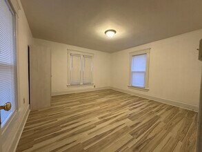 35 Walker St in Athens, OH - Foto de edificio - Building Photo