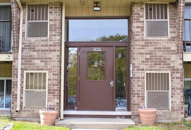 38255 Fairway Ct in Clinton Township, MI - Building Photo - Building Photo