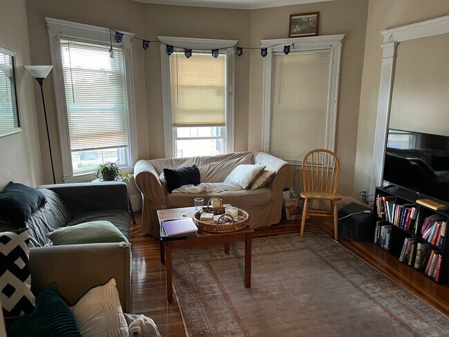 195 College Ave, Unit 2