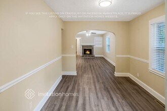 7839 Chapman St, Unit 420 in Charlotte, NC - Foto de edificio - Building Photo