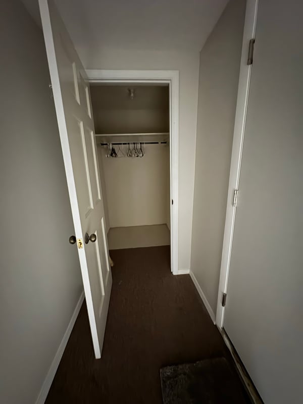 834 Paris Ave NE in Grand Rapids, MI - Foto de edificio - Building Photo