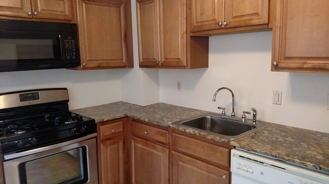 2351 Tilbury Ave in Pittsburgh, PA - Building Photo - Building Photo