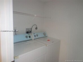 5686 Rock Island Rd in Tamarac, FL - Building Photo - Building Photo