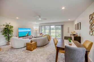 18429 SE Wood Haven Ln in Tequesta, FL - Building Photo - Building Photo