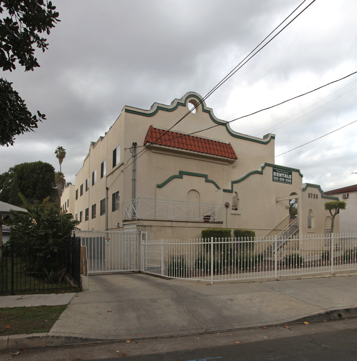 5739-5741 Benner St in Los Angeles, CA - Foto de edificio