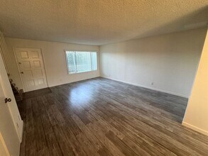 3135 E Harbor Blvd in Ventura, CA - Building Photo - Building Photo