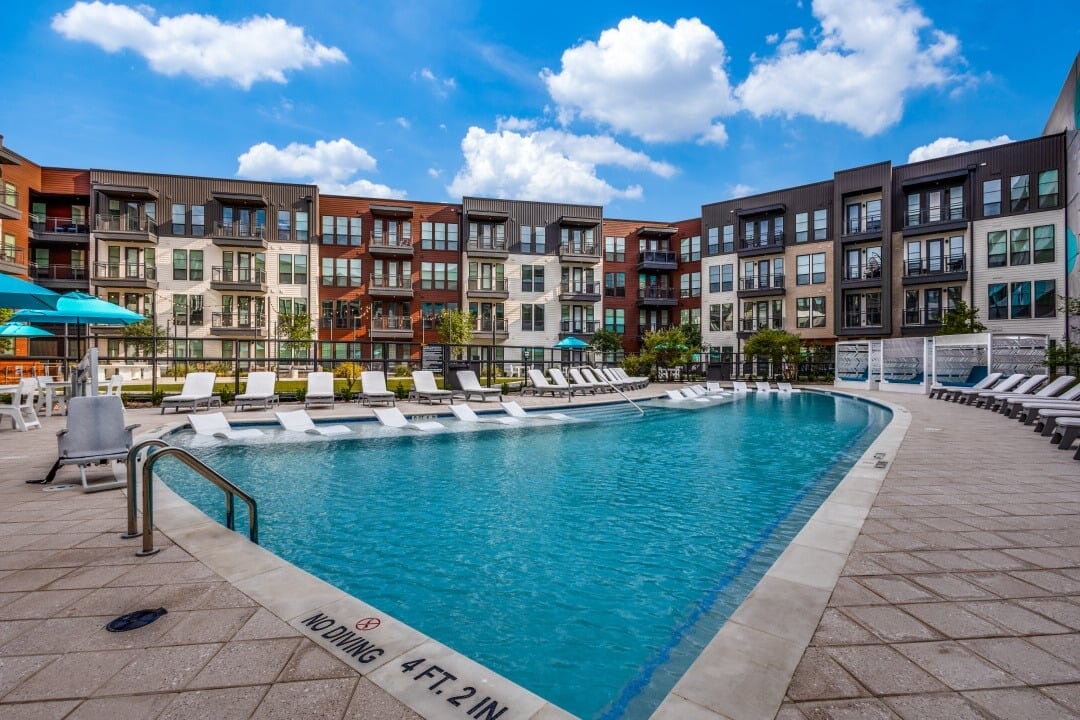 Tapestry at the Realm in Lewisville, TX - Foto de edificio