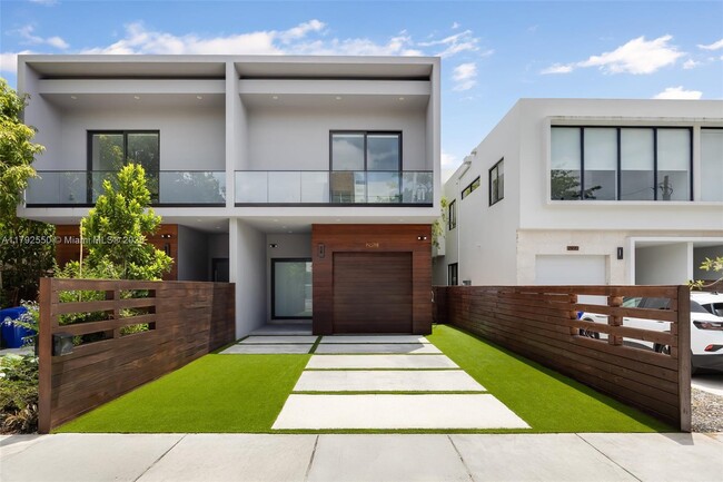property at 2962 Coconut Ave