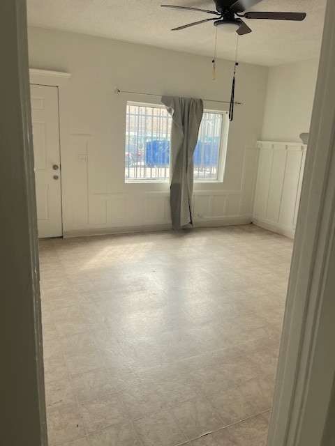 5305 S Hoover St, Unit 5311 in Los Angeles, CA - Foto de edificio