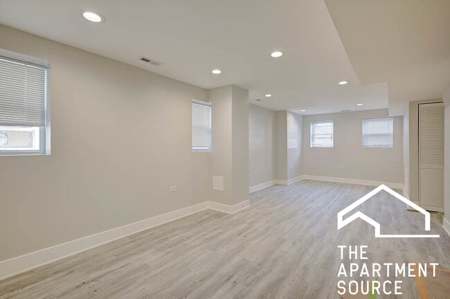 2935 N Lawndale Ave in Chicago, IL - Building Photo - Building Photo