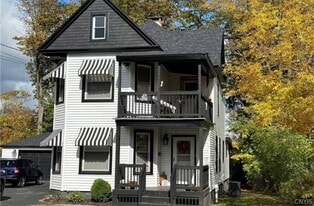 26 Paris Rd in New Hartford, NY - Building Photo