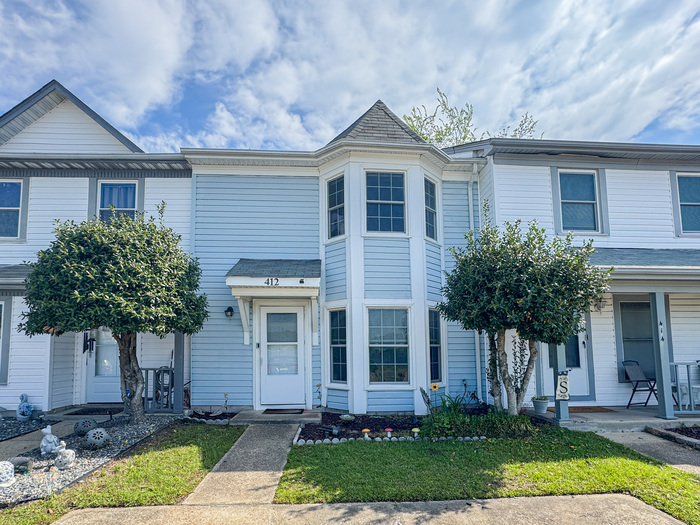412 Kenley Rd in Virginia Beach, VA - Foto de edificio