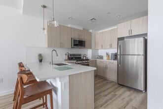 313 Jackson St in Hoboken, NJ - Building Photo - Building Photo