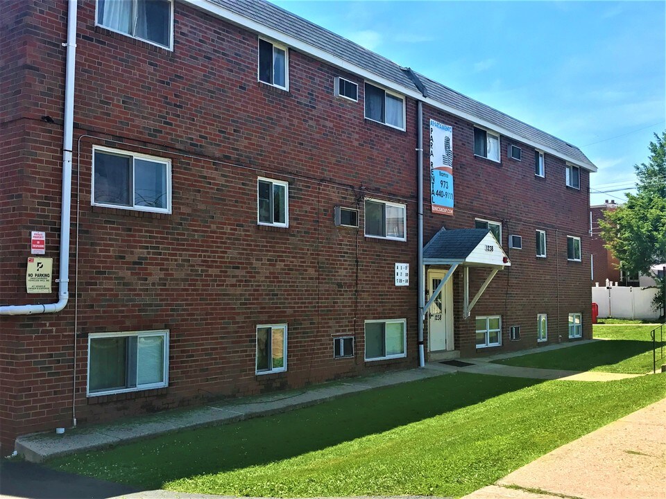 1236 W Washington St in Norristown, PA - Building Photo