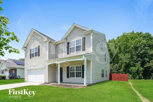 5313 Silverbrook Dr in McLeansville, NC - Building Photo - Building Photo