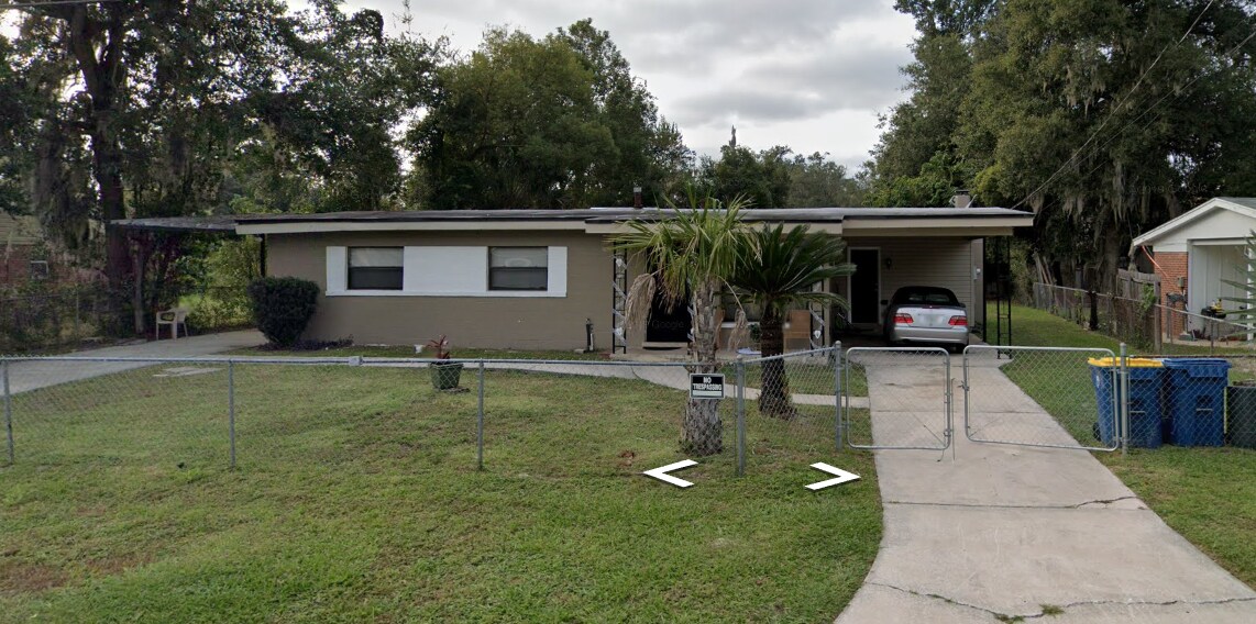 10638 Dodd Rd in Jacksonville, FL - Foto de edificio