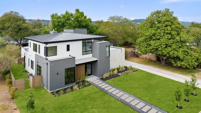 property at 304 Blue Ridge Trail