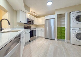 929 Hamilton Dr in Homestead, FL - Foto de edificio - Building Photo