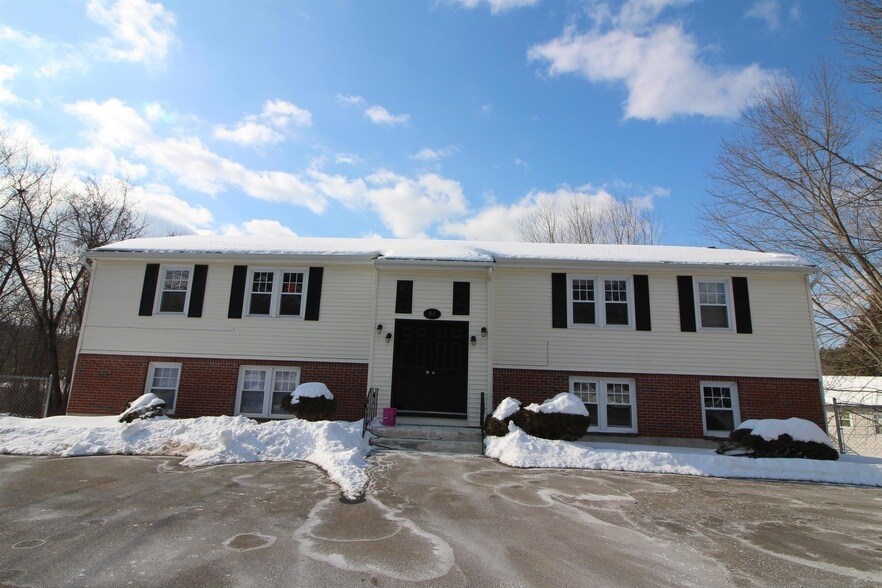 84 Franklin St, Unit 3 in Derry, NH - Building Photo