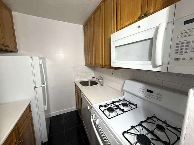 83-33 118th St, Unit 3 in Queens, NY - Foto de edificio - Building Photo