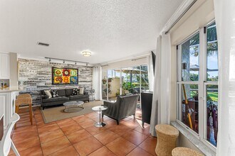 5218 Windsor Parke Dr in Boca Raton, FL - Building Photo - Building Photo