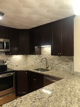 1105 Lexington St in Waltham, MA - Building Photo - Building Photo