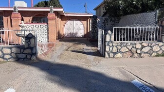 7509 Wilcox Dr in El Paso, TX - Building Photo