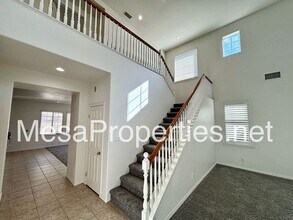 7401 Roundhill Pl in Rancho Cucamonga, CA - Building Photo - Building Photo