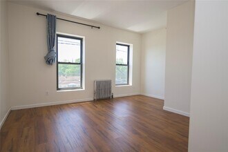 79 Railroad Ave in Middletown, NY - Building Photo - Building Photo