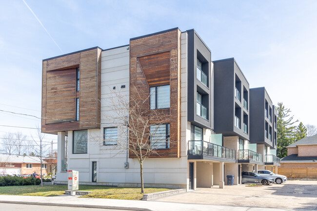 3056 Bayview Av in Toronto, ON - Building Photo - Building Photo