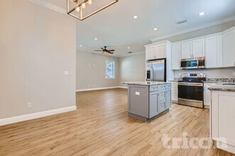 7703 N Huntley Ave in Tampa, FL - Foto de edificio - Building Photo