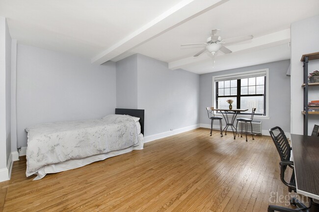 200 E 16th St in New York, NY - Building Photo - Building Photo