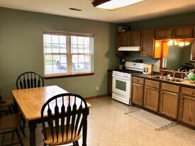 422 Old State Rd S, Unit 422 in Norwalk, OH - Building Photo