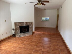 3150 Walnut Bend Ln in Houston, TX - Foto de edificio - Building Photo