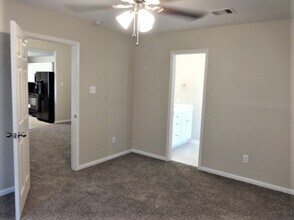 6823 Manor Terrace Ln in Richmond, TX - Foto de edificio - Building Photo