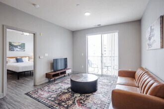 121 E Freedom Way in Cincinnati, OH - Building Photo - Building Photo