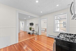 14 Glendale St, Unit 14 Glendale St in Maynard, MA - Building Photo