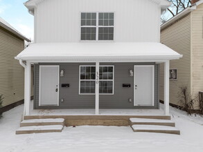 320 W Madison St, Unit A in South Bend, IN - Building Photo - Building Photo